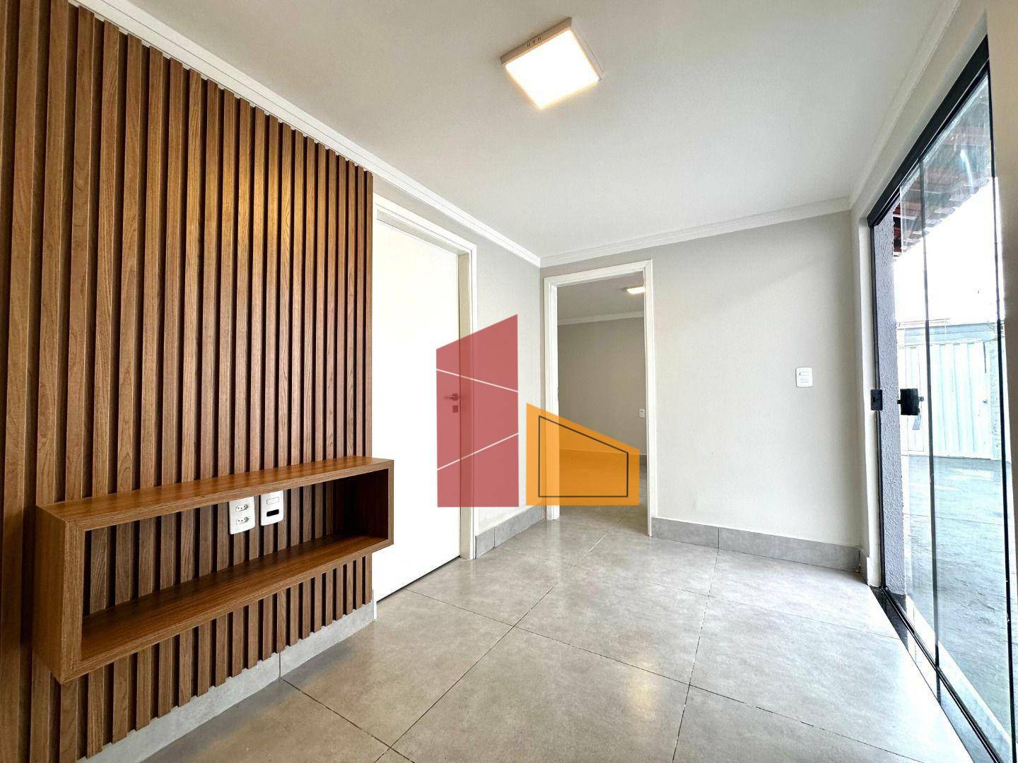 Casa à venda com 2 quartos, 65m² - Foto 2