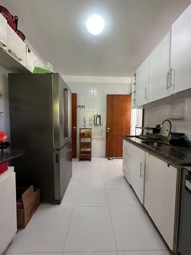 Casa de Condomínio para alugar com 3 quartos, 250m² - Foto 11