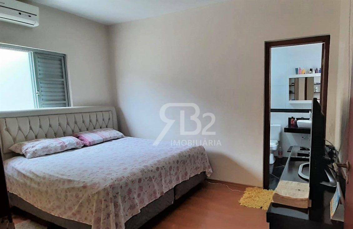 Casa à venda com 5 quartos, 207m² - Foto 14