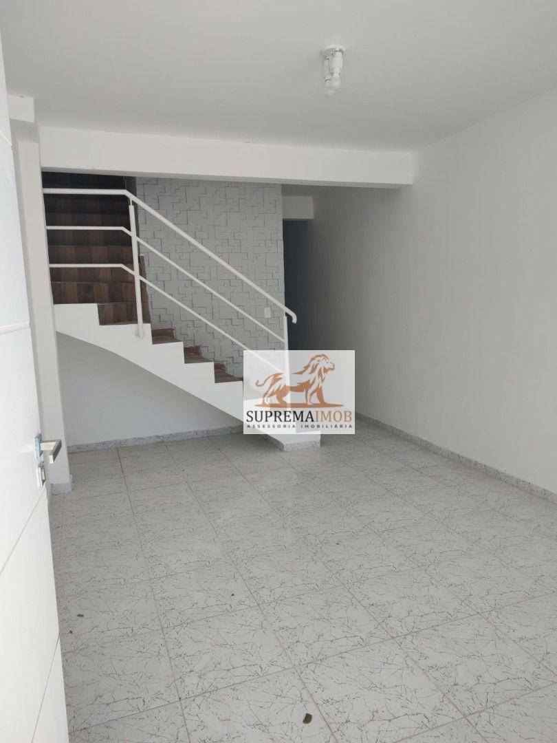 Casa à venda com 2 quartos, 98m² - Foto 1