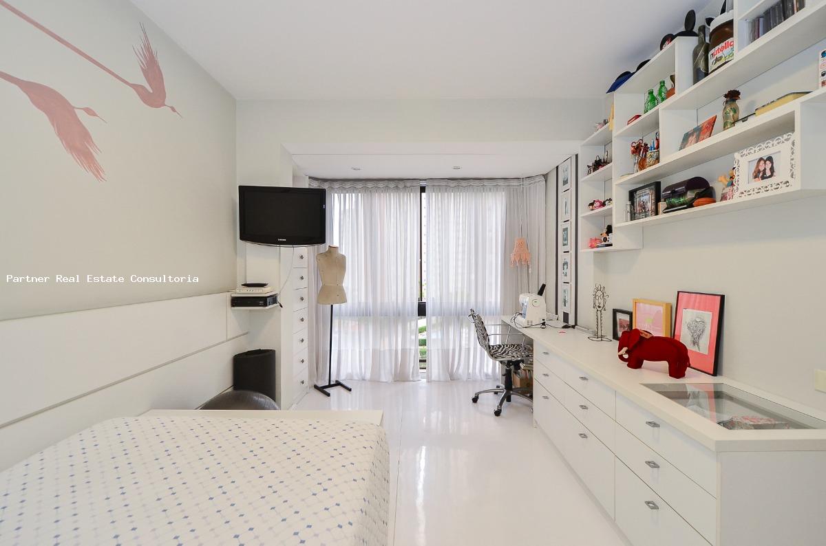 Apartamento à venda com 4 quartos, 226m² - Foto 30