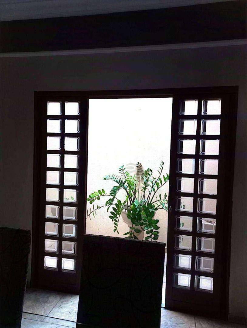 Casa à venda com 3 quartos, 234m² - Foto 16