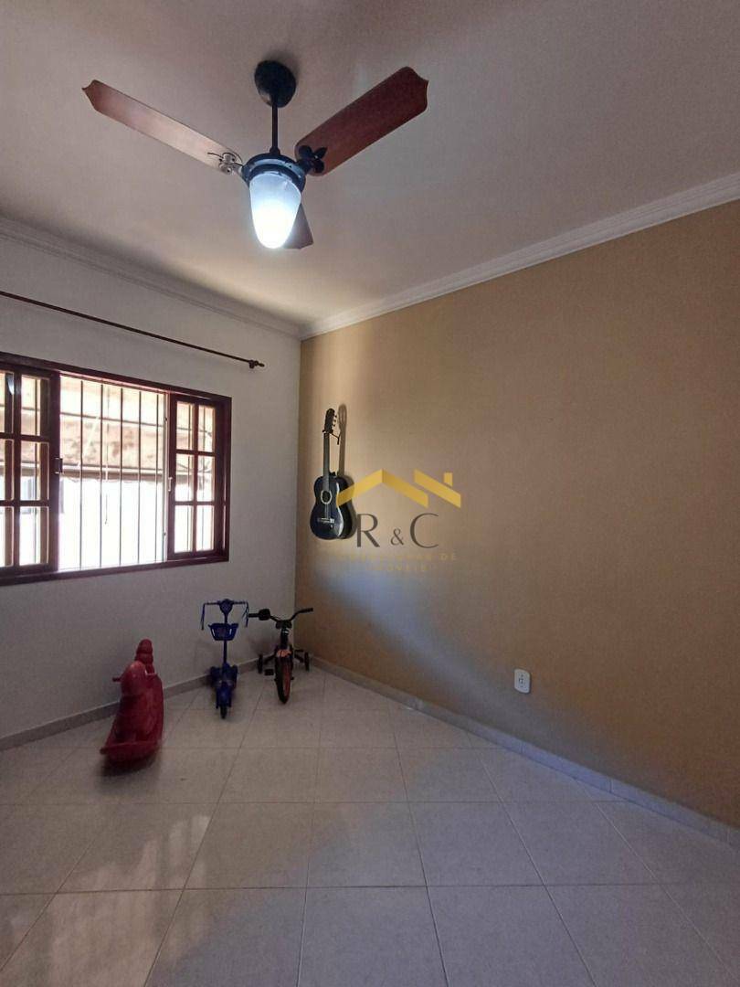 Casa à venda com 6 quartos, 160m² - Foto 14