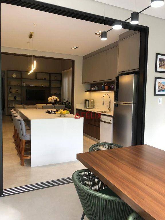 Casa de Condomínio à venda com 3 quartos, 240m² - Foto 6