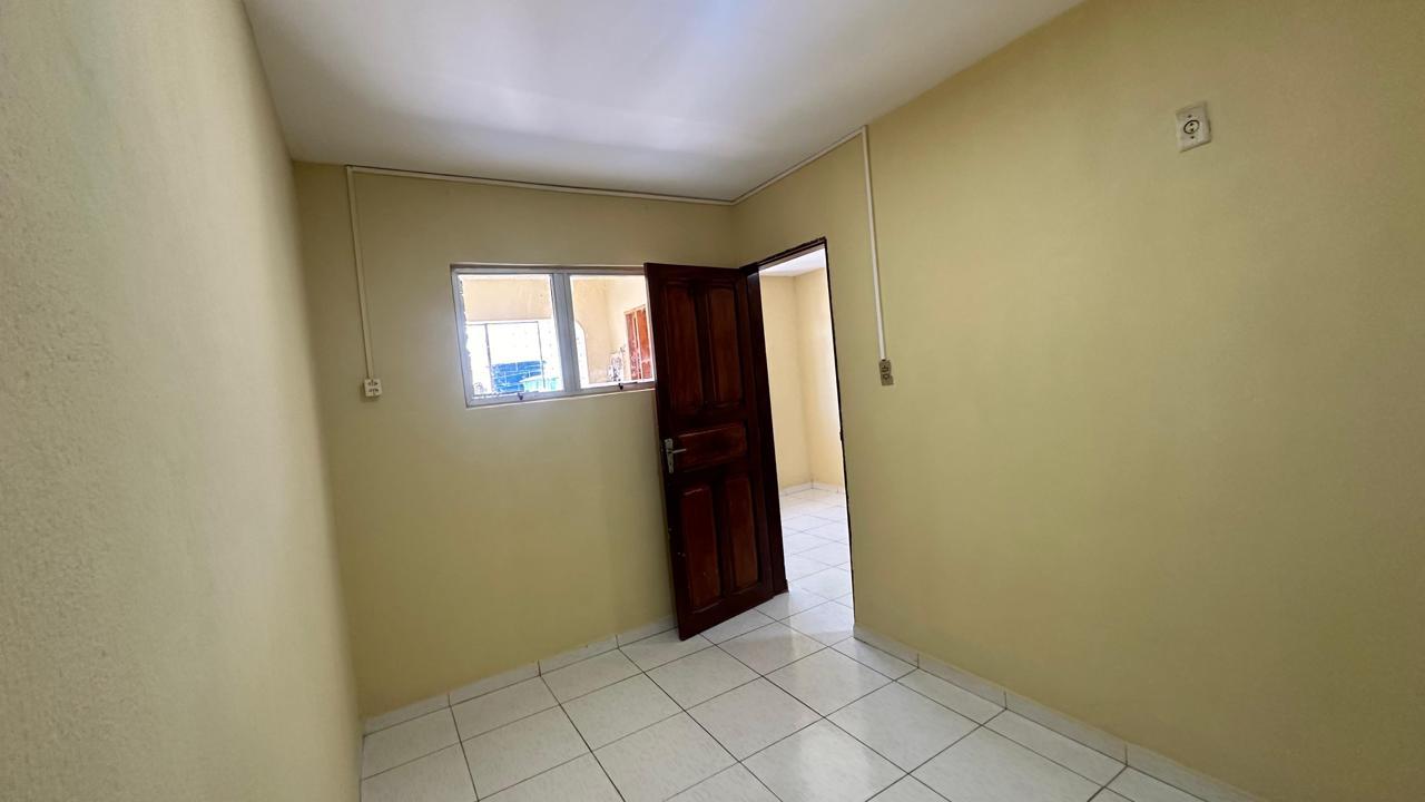 Casa à venda com 2 quartos, 70m² - Foto 8