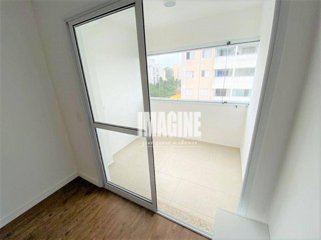 Apartamento à venda com 2 quartos, 56m² - Foto 3