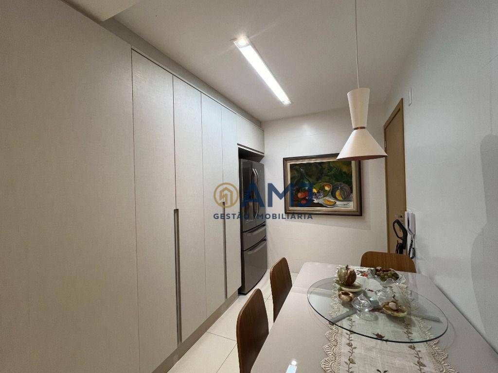 Apartamento à venda com 4 quartos, 224m² - Foto 12