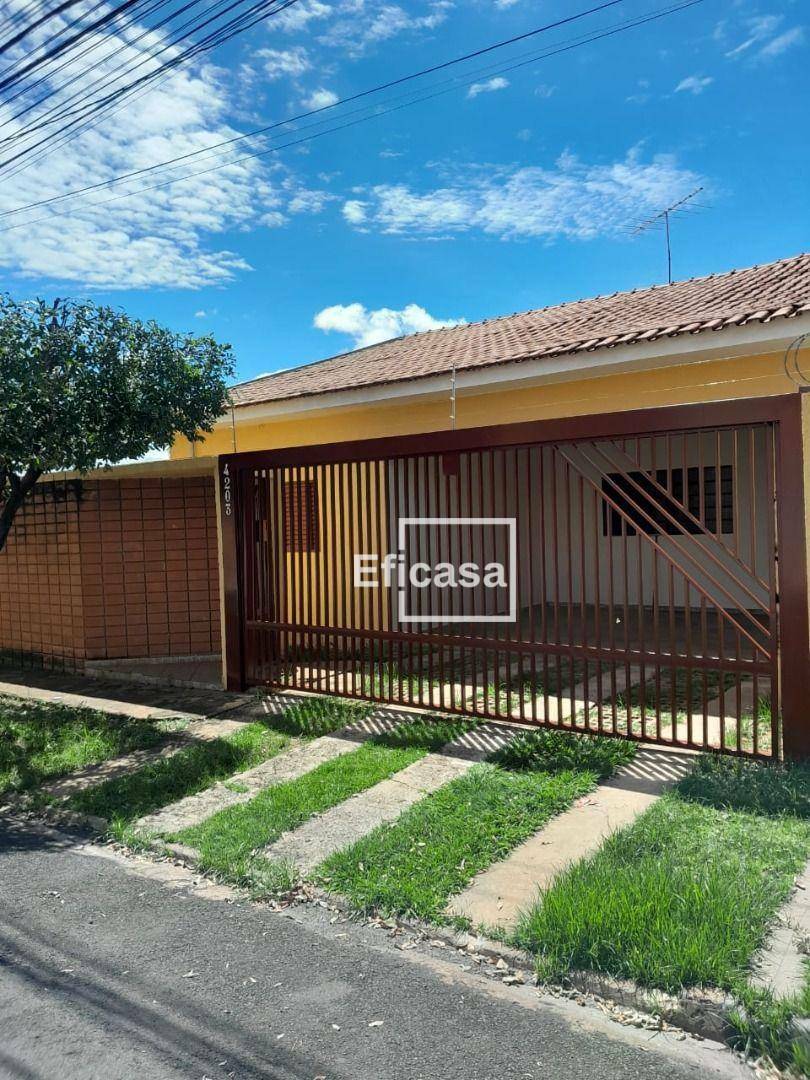 Casa à venda com 3 quartos, 150m² - Foto 1