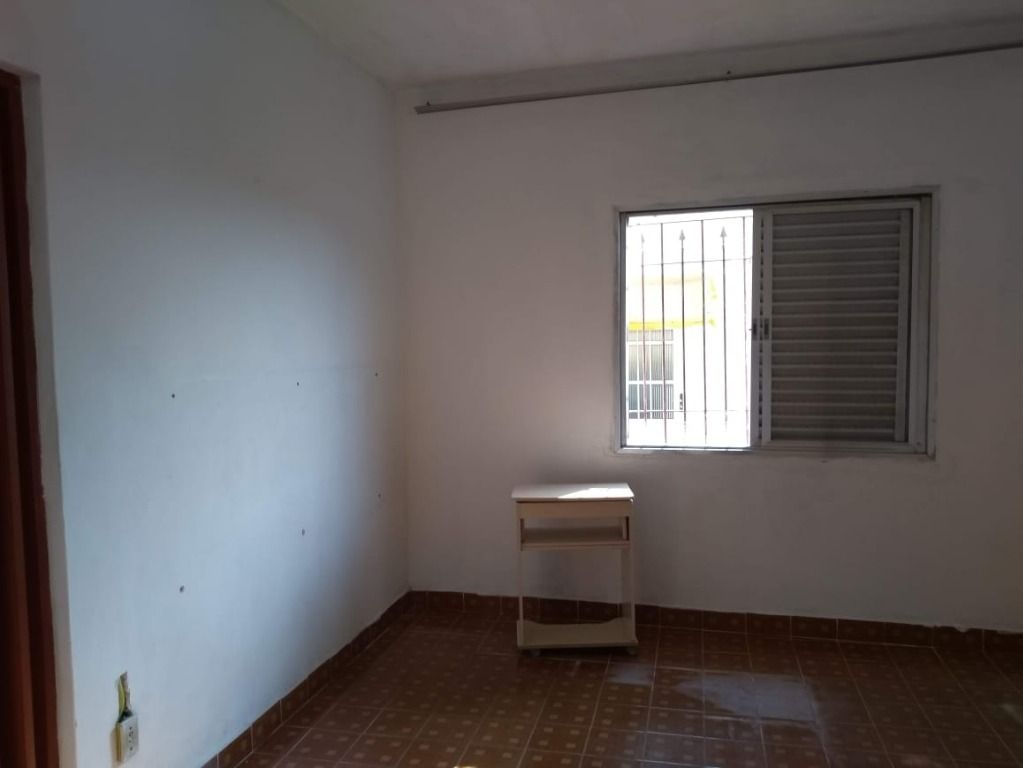 Casa para alugar com 2 quartos, 70m² - Foto 5