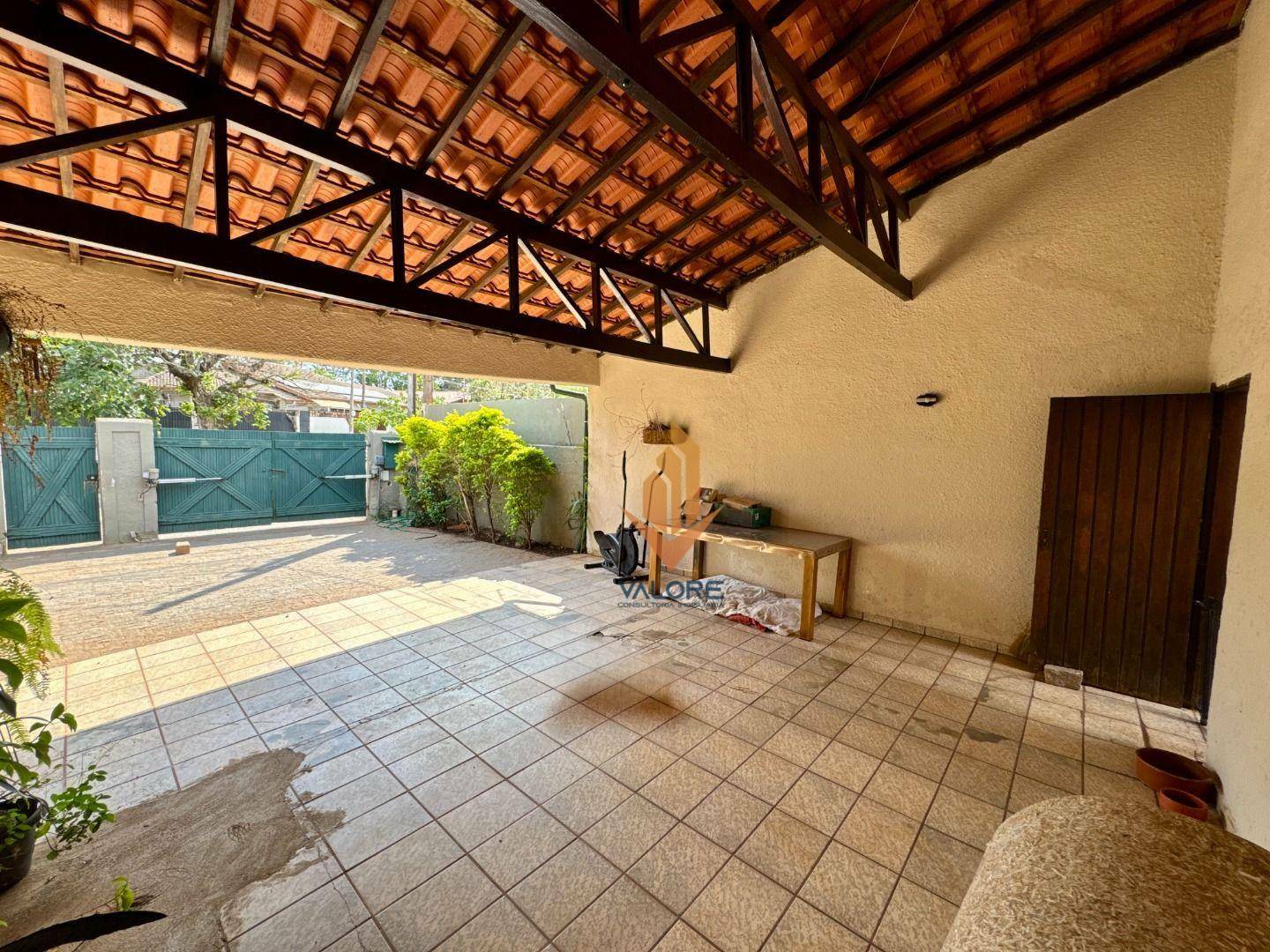 Casa à venda com 4 quartos, 315m² - Foto 5