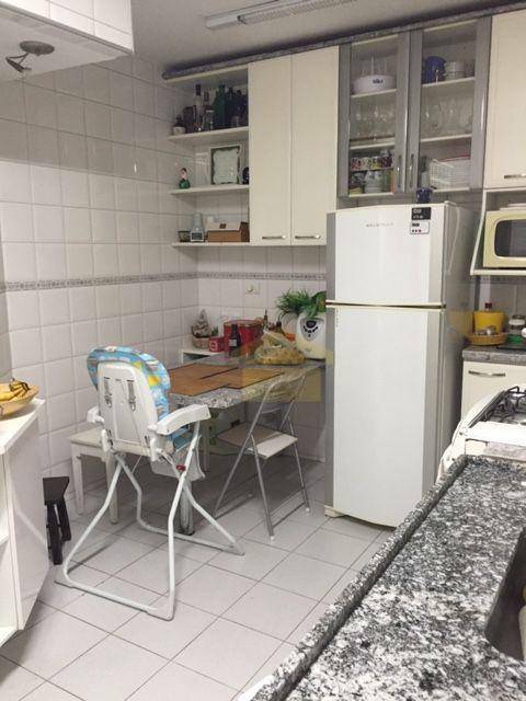 Apartamento à venda com 2 quartos, 64m² - Foto 11