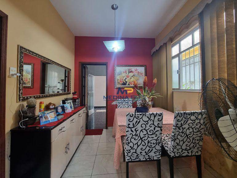 Casa à venda com 2 quartos, 75m² - Foto 1