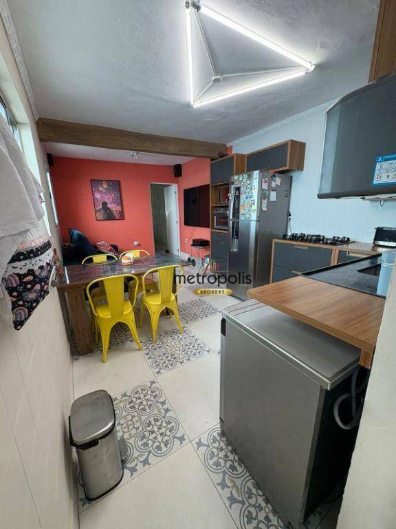 Casa à venda com 3 quartos, 132m² - Foto 1
