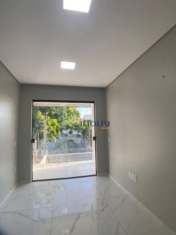 Casa à venda com 3 quartos, 143m² - Foto 2