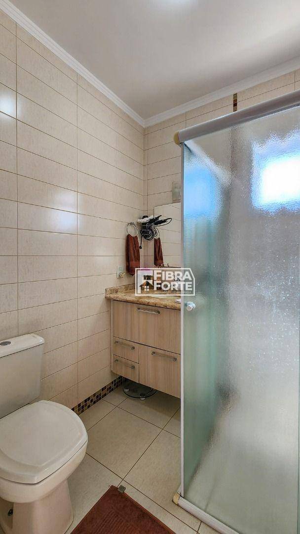 Casa de Condomínio à venda com 3 quartos, 240m² - Foto 22