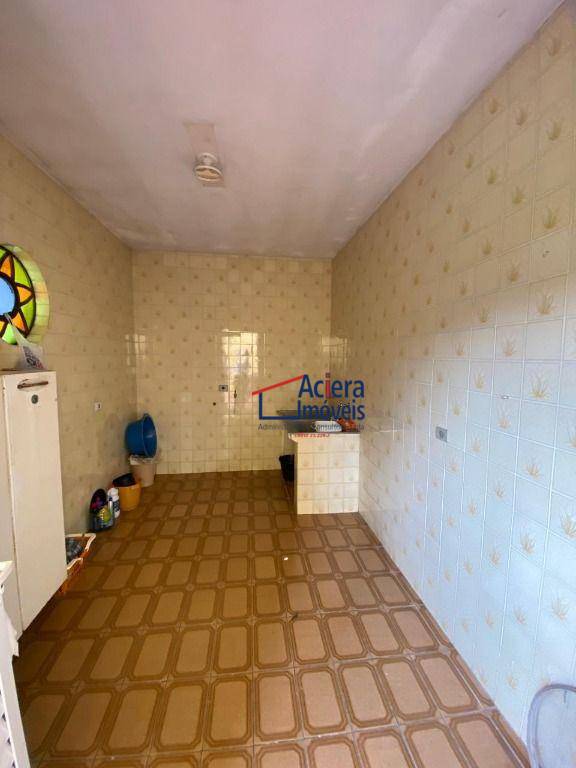 Casa de Condomínio para alugar com 5 quartos, 400m² - Foto 34