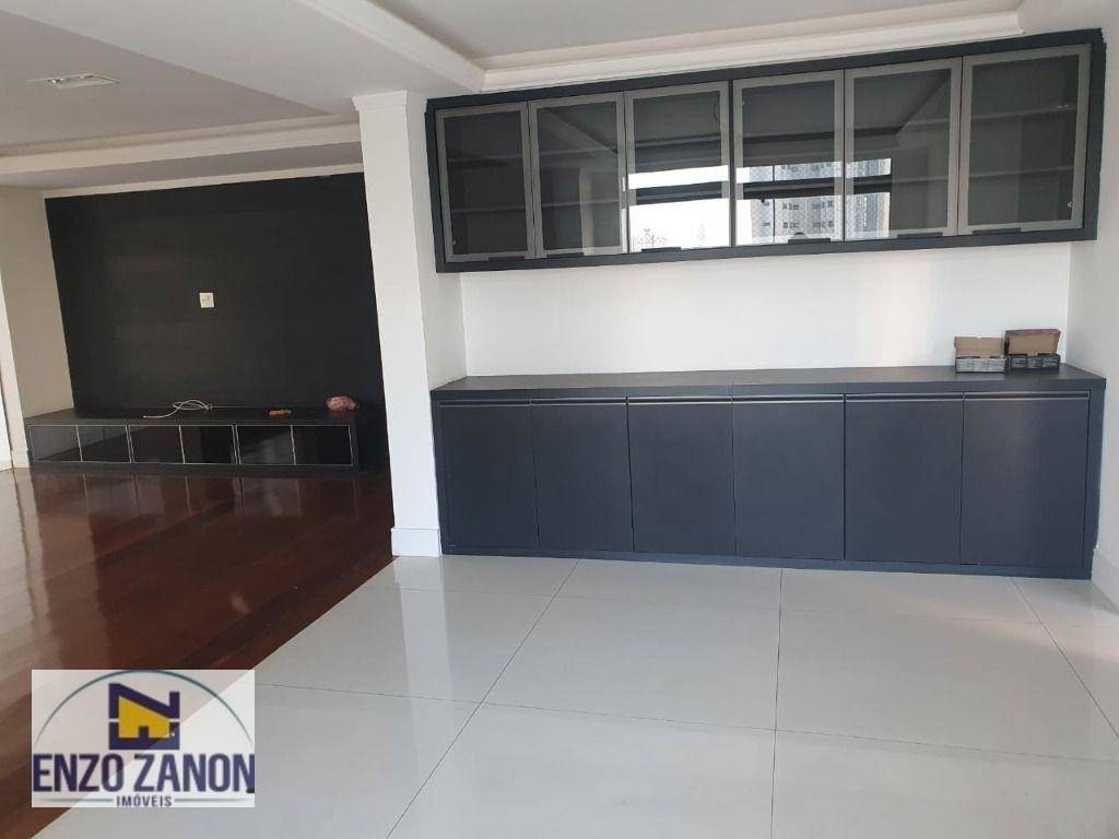 Apartamento para alugar com 4 quartos, 228m² - Foto 6