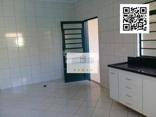 Casa à venda com 3 quartos, 270m² - Foto 17