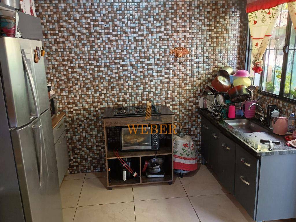 Casa à venda com 3 quartos, 120m² - Foto 11
