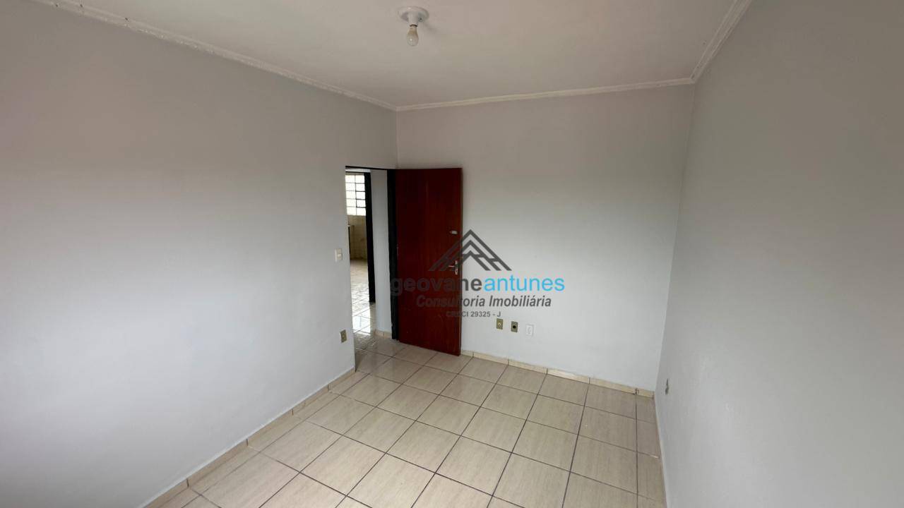 Apartamento para alugar com 2 quartos, 65m² - Foto 9