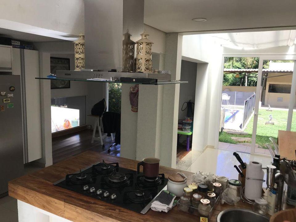 Casa de Condomínio à venda com 4 quartos, 319m² - Foto 4