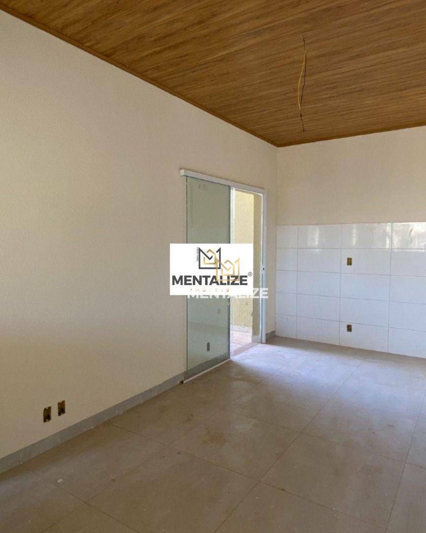 Casa à venda com 2 quartos, 54m² - Foto 5