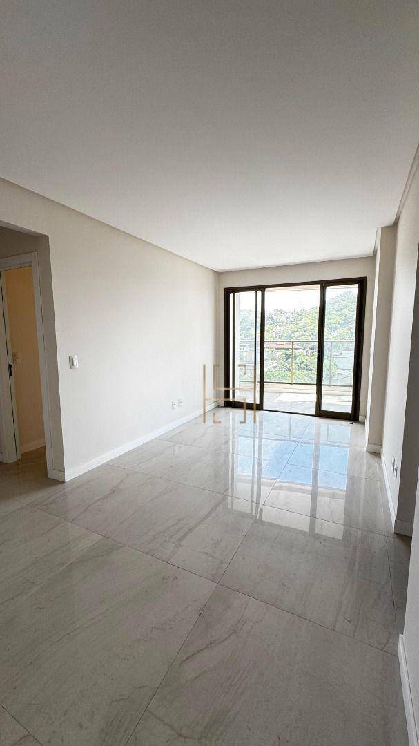 Apartamento à venda com 2 quartos, 70m² - Foto 13