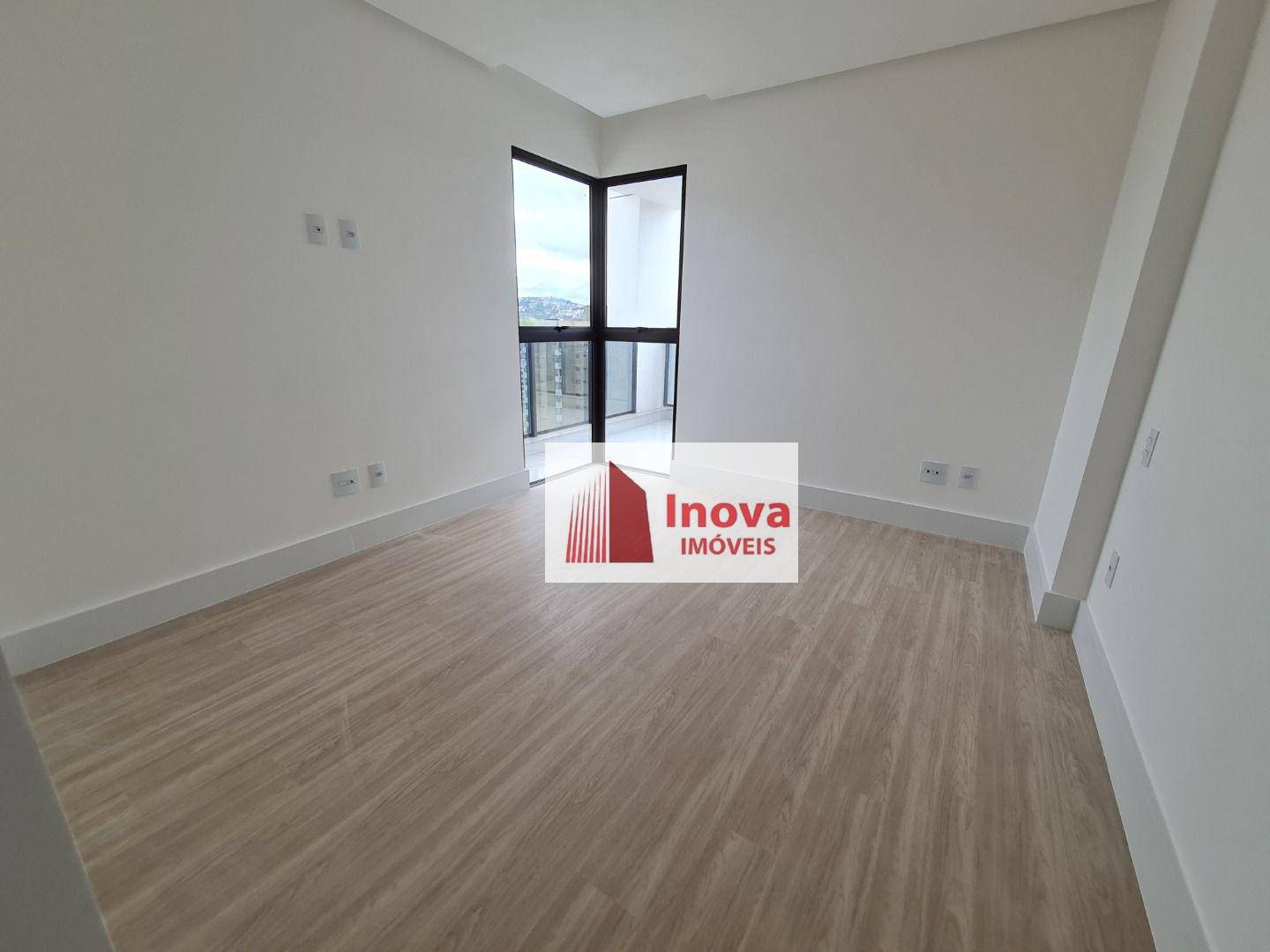 Apartamento à venda com 4 quartos, 225m² - Foto 26