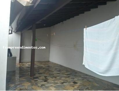 Casa à venda com 2 quartos, 300m² - Foto 16