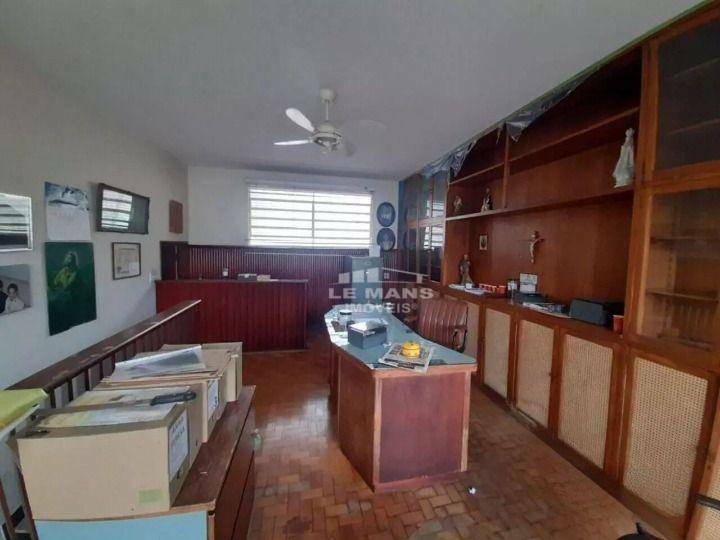 Casa para alugar com 4 quartos, 367m² - Foto 10