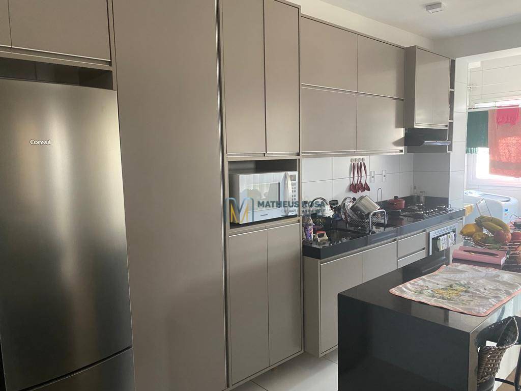 Apartamento à venda com 3 quartos, 81m² - Foto 4