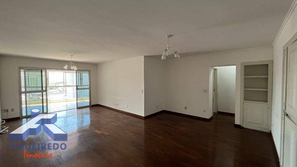 Apartamento à venda com 4 quartos, 197m² - Foto 7