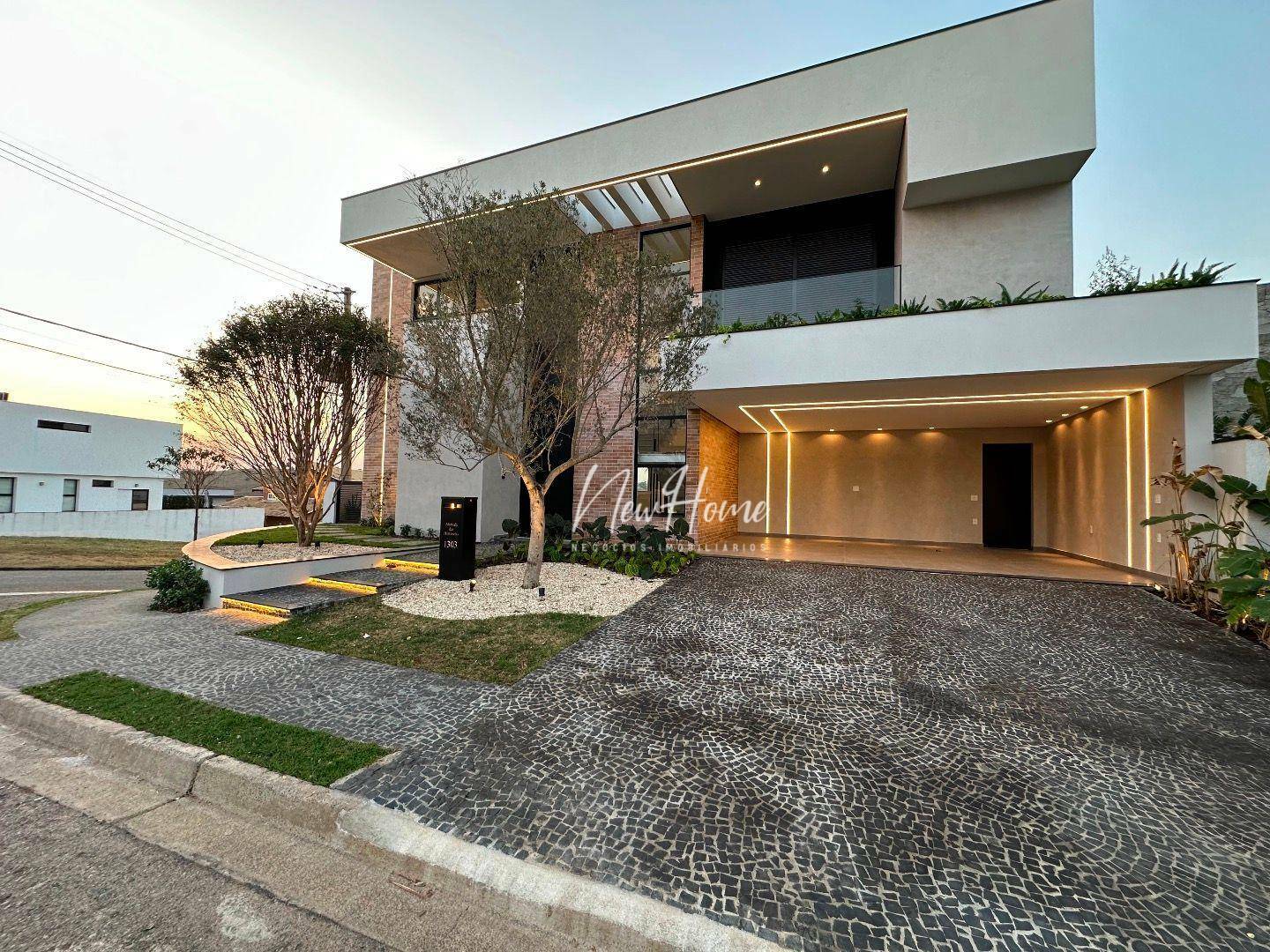 Casa de Condomínio à venda com 4 quartos, 665m² - Foto 1