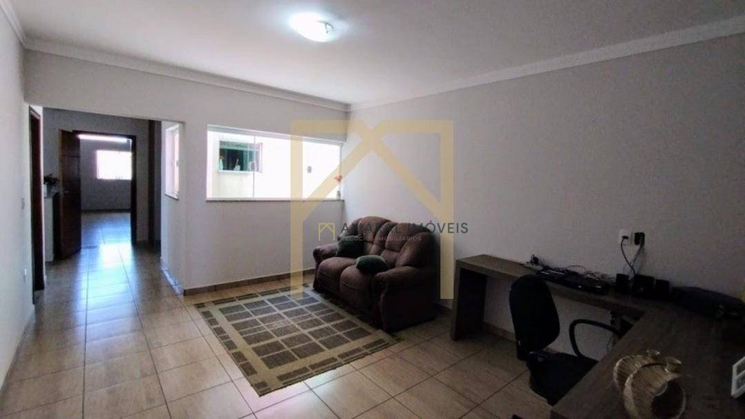 Casa à venda com 3 quartos, 308m² - Foto 14