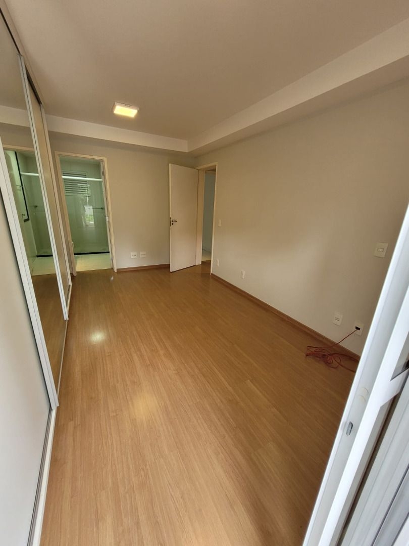 Apartamento à venda com 3 quartos, 117m² - Foto 13