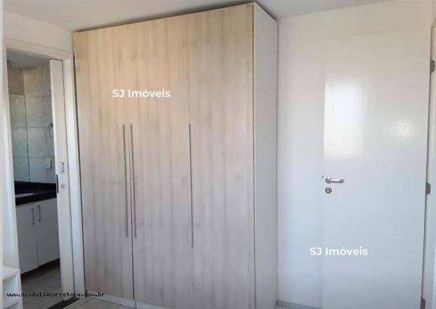 Apartamento para alugar com 3 quartos, 107m² - Foto 10