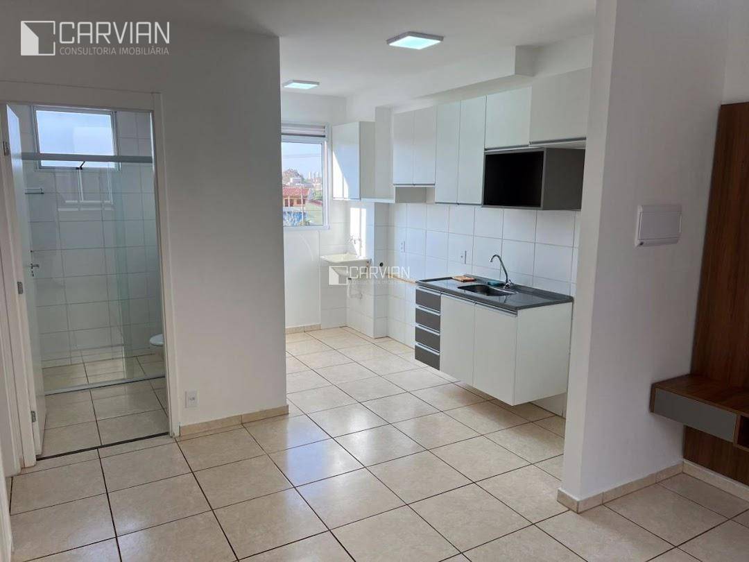 Apartamento à venda com 2 quartos, 42m² - Foto 2