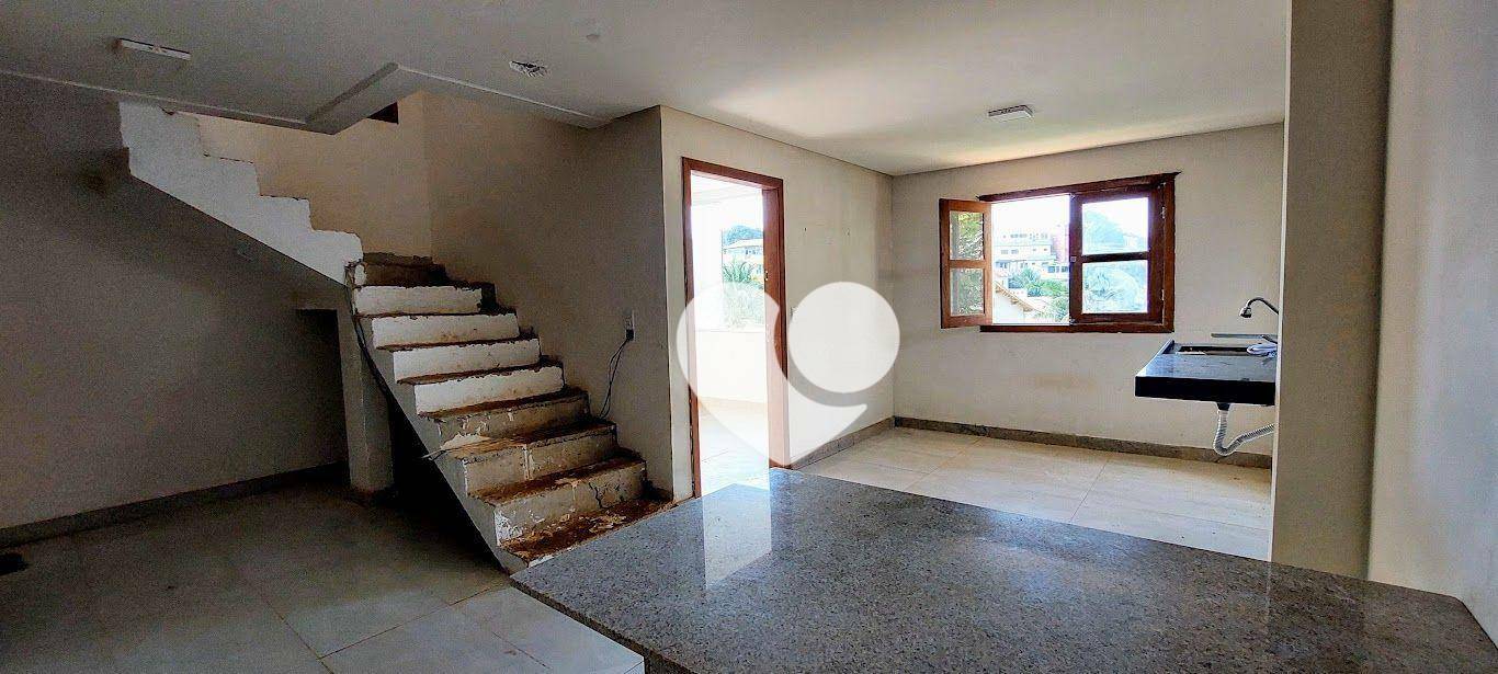 Casa à venda com 2 quartos, 108m² - Foto 6