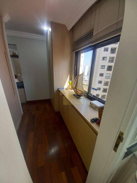 Apartamento à venda com 4 quartos, 266m² - Foto 17