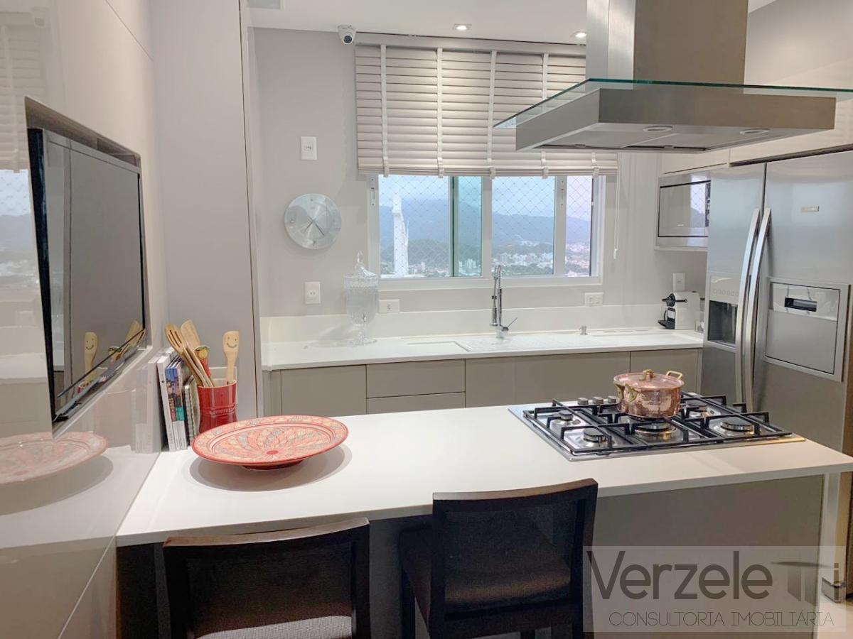 Apartamento à venda com 3 quartos, 144m² - Foto 5