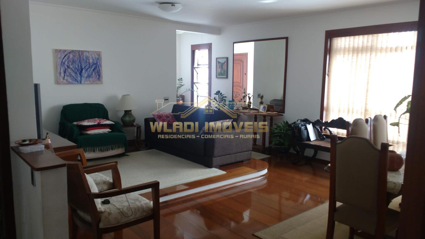 Apartamento à venda com 3 quartos, 140m² - Foto 1