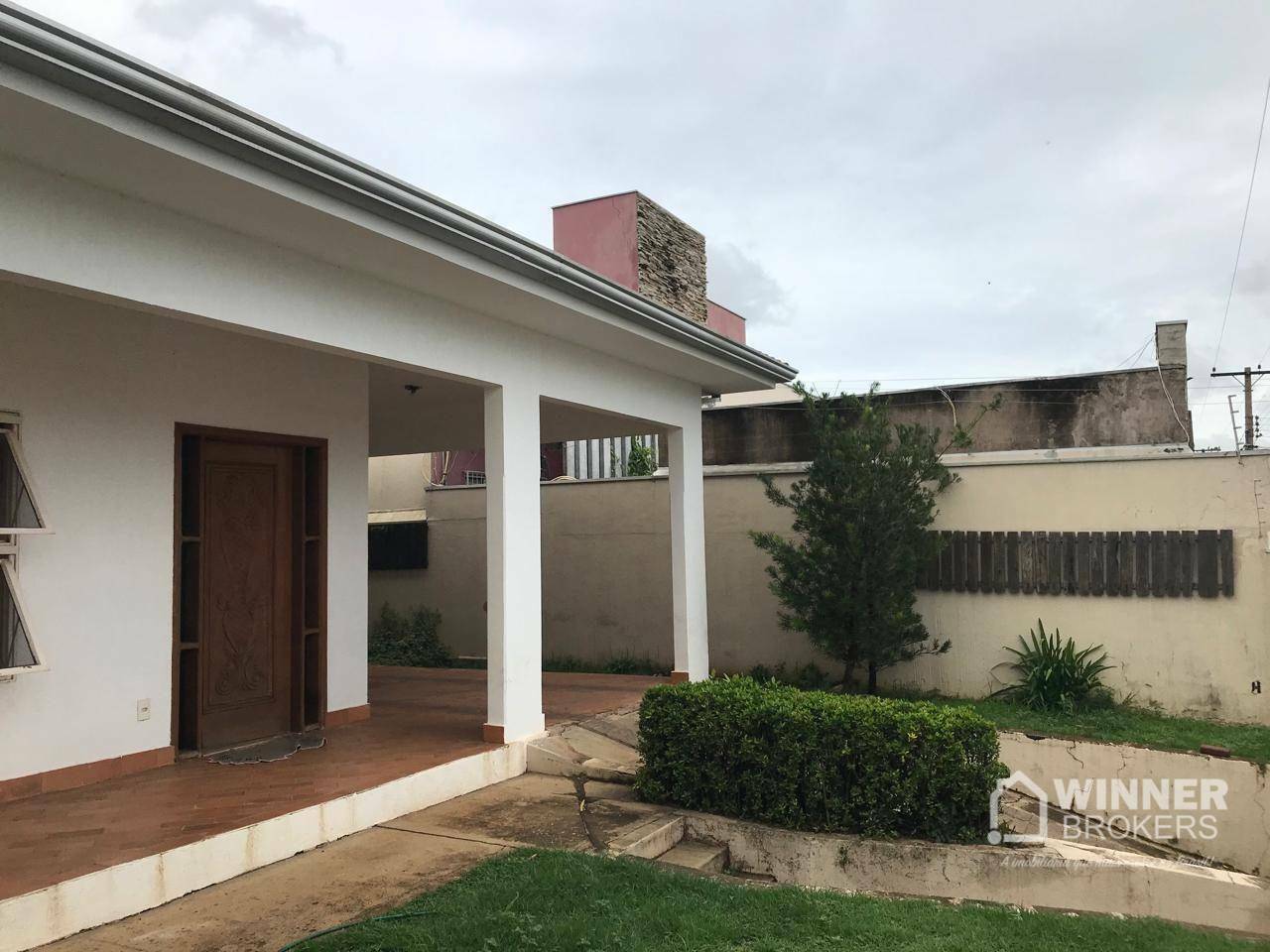 Casa à venda com 3 quartos, 280m² - Foto 1