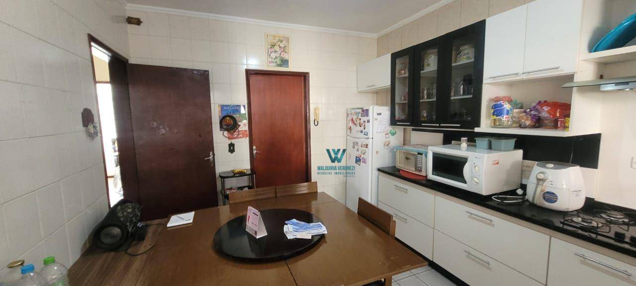 Casa para alugar com 3 quartos, 132m² - Foto 10