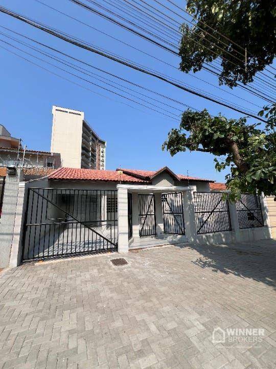 Casa para alugar com 3 quartos, 240m² - Foto 1