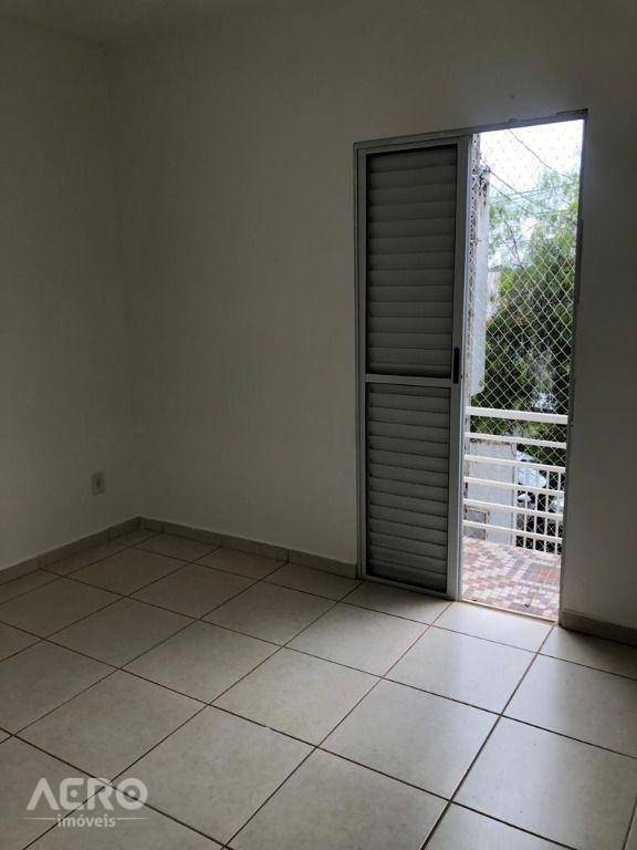 Casa à venda com 2 quartos, 67m² - Foto 10