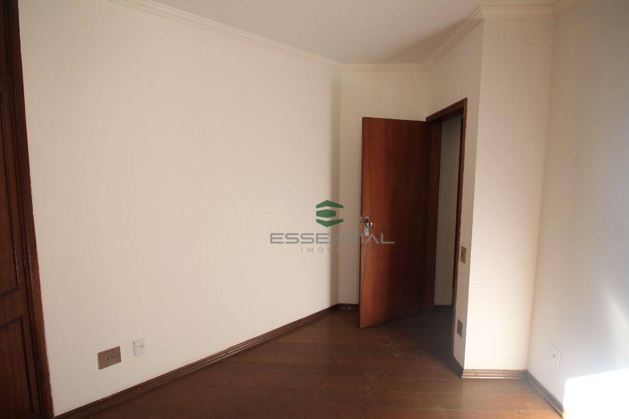 Apartamento à venda com 3 quartos, 158m² - Foto 13