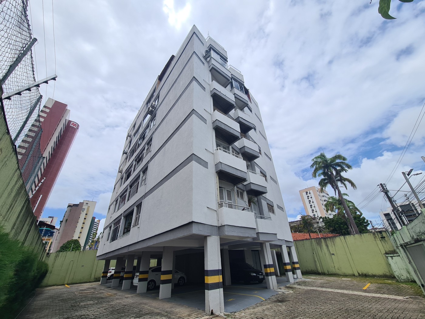Apartamento à venda com 3 quartos, 136m² - Foto 1