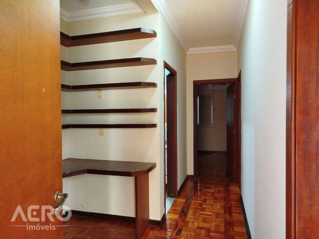 Casa para alugar com 3 quartos, 184m² - Foto 27