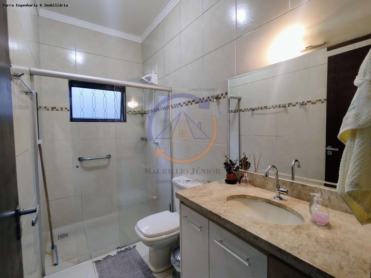 Casa à venda com 3 quartos, 200m² - Foto 18