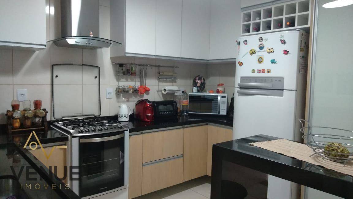 Sobrado à venda com 3 quartos, 180m² - Foto 9